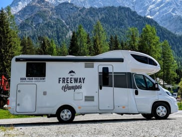 FreewayCamper RV - Alkoven 600 für 4, Fahrzeugabbildung