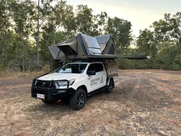 Adventure Rentals Toyota Hilux 4WD Camper Dual RTT, Fahrzeugabbildung