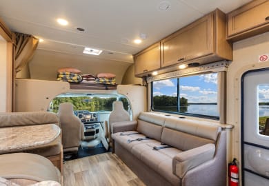 Four Seasons C-XLarge Motorhome