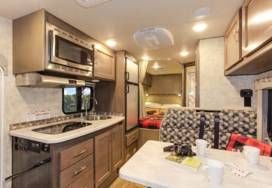 Four Seasons C-Medium Motorhome