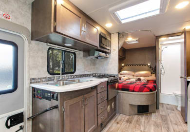 Four Seasons C-Large Motorhome