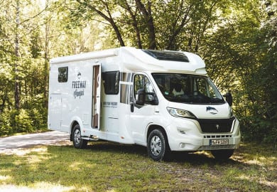 FreewayCamper RV - Teilintegriert 700