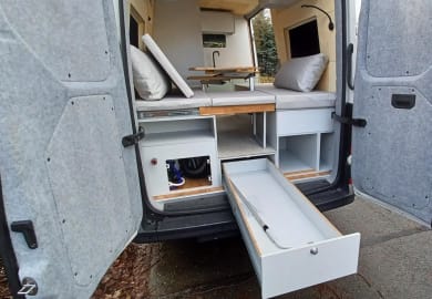 FreewayCamper Campervan 600 Adventure Camper