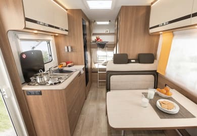 FreewayCamper RV - Alkoven 700 für 5