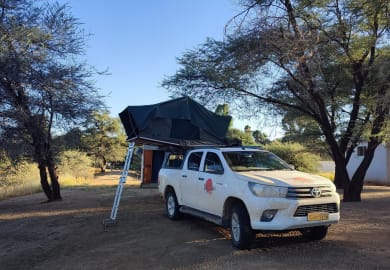 AfriCar Toyota Hilux Budget 4 Pers.