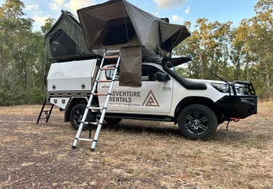 Adventure Toyota Hilux 4WD Camper Dual RTT