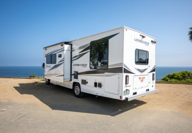 Road Bear Class C 26-28 ft