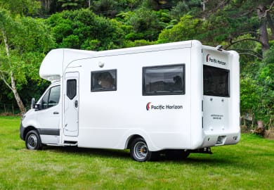 Pacific Horizon GEM-4 Motorhome