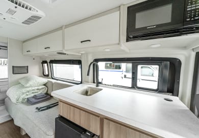 Meridian RV B-Deluxe