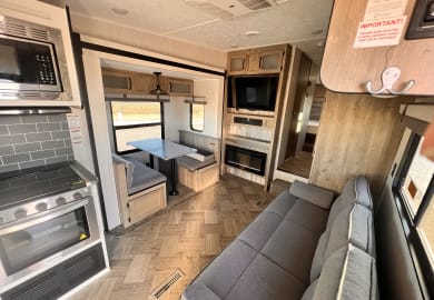 Road Camper C6 PickUp + Caravan