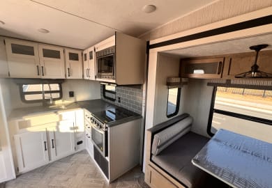 Road Camper C6 PickUp + Caravan