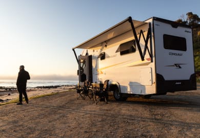 Let's Go Jayco 2 Bett Grandiose