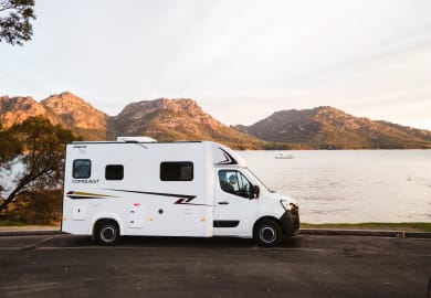 Let's Go Jayco 2 Bett Roamer