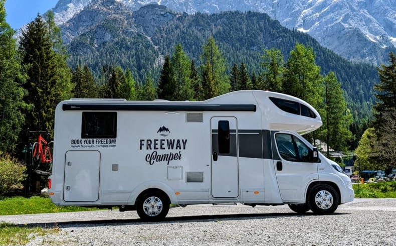 FreewayCamper RV - Alkoven 600 für 4, Fahrzeugabbildung