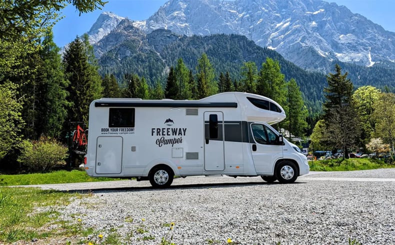 FreewayCamper RV - Alkoven 700 für 5, Fahrzeugabbildung