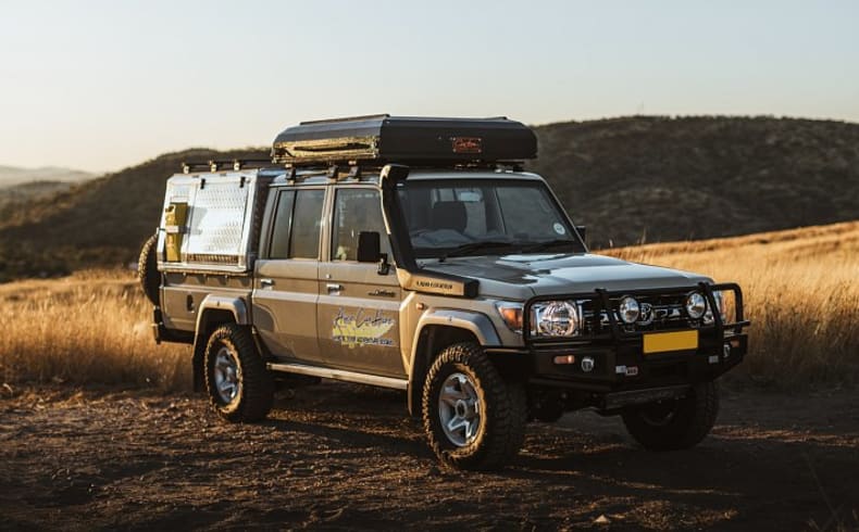 Asco Car Hire Toyota Landcruiser 4WD 2P V, Fahrzeugabbildung