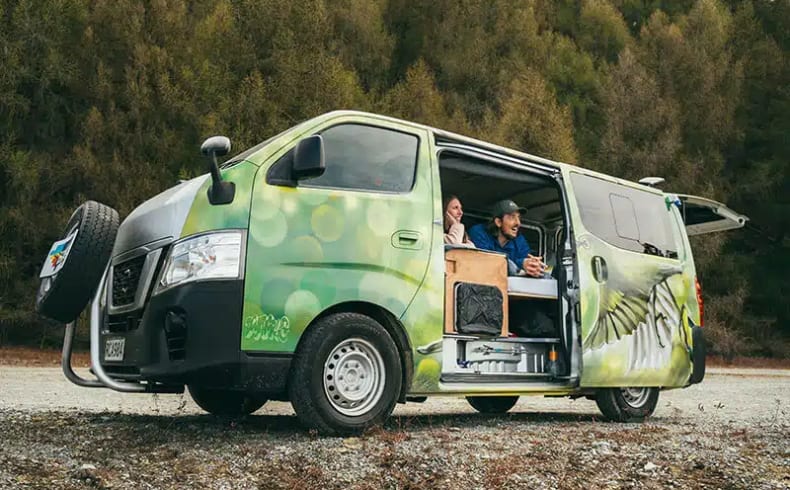 Escape Campervans Plus Camper - Self Contained, Fahrzeugabbildung